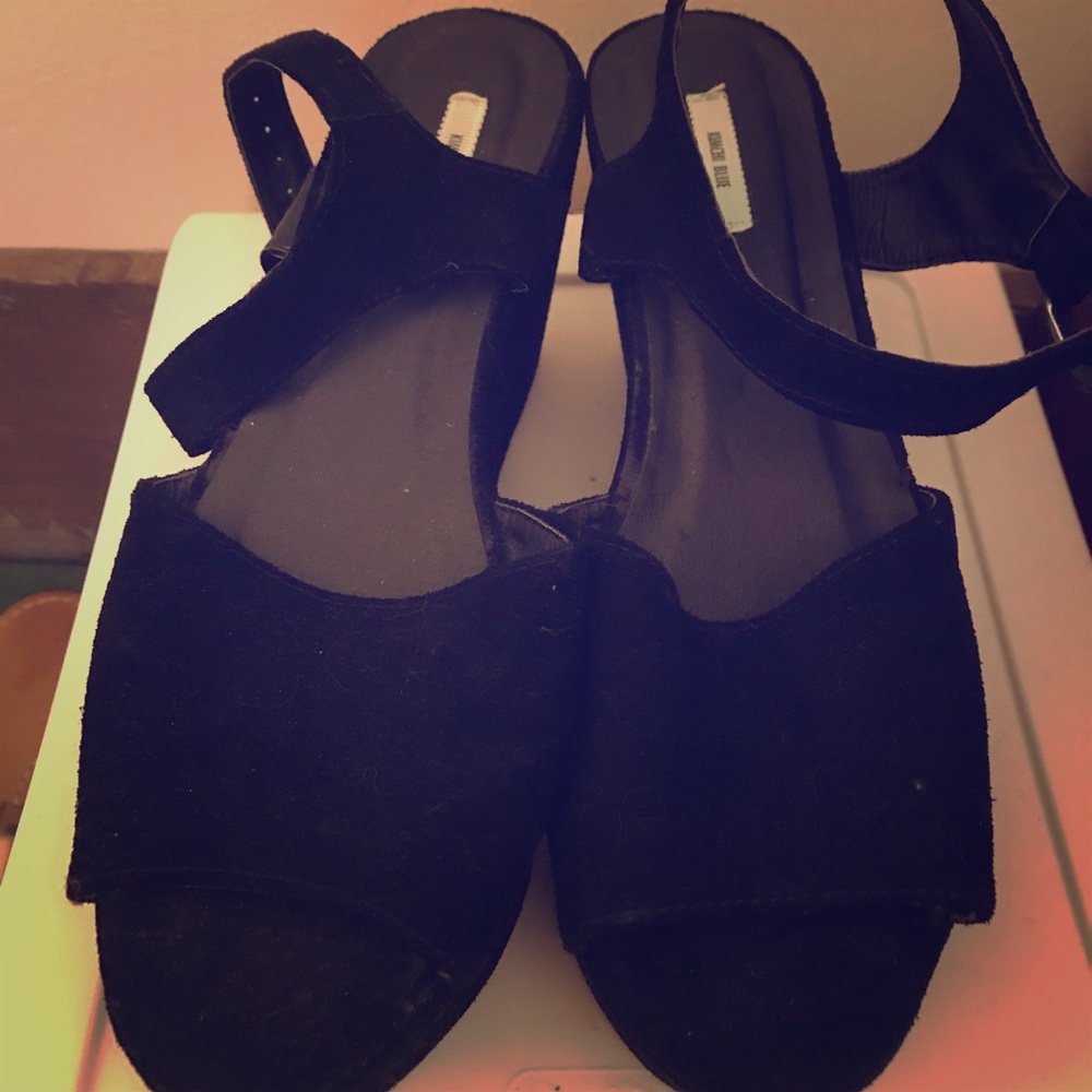 Kimchi blue black wedges